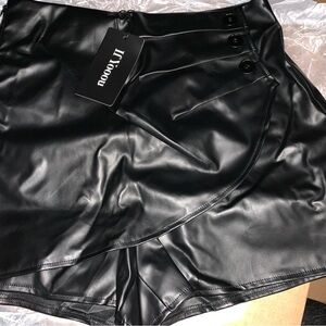 Faux leather skort